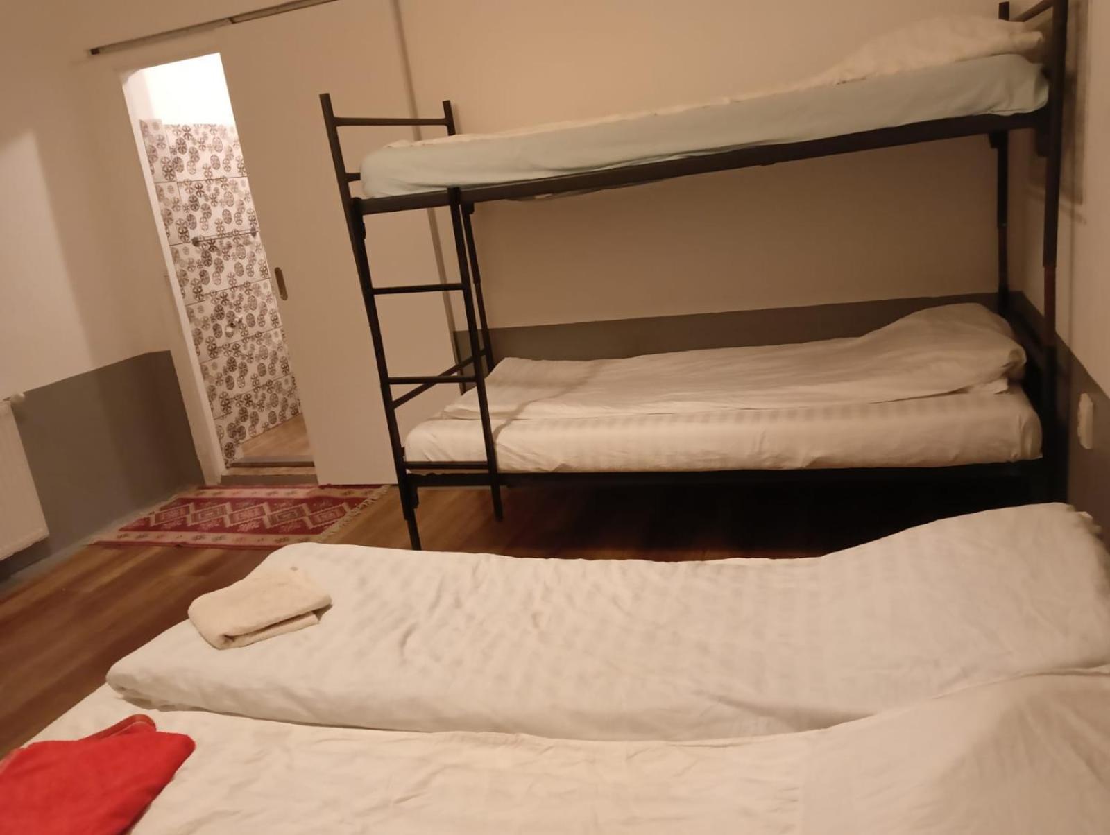 Zen Hostel Cluj-Napoca Buitenkant foto